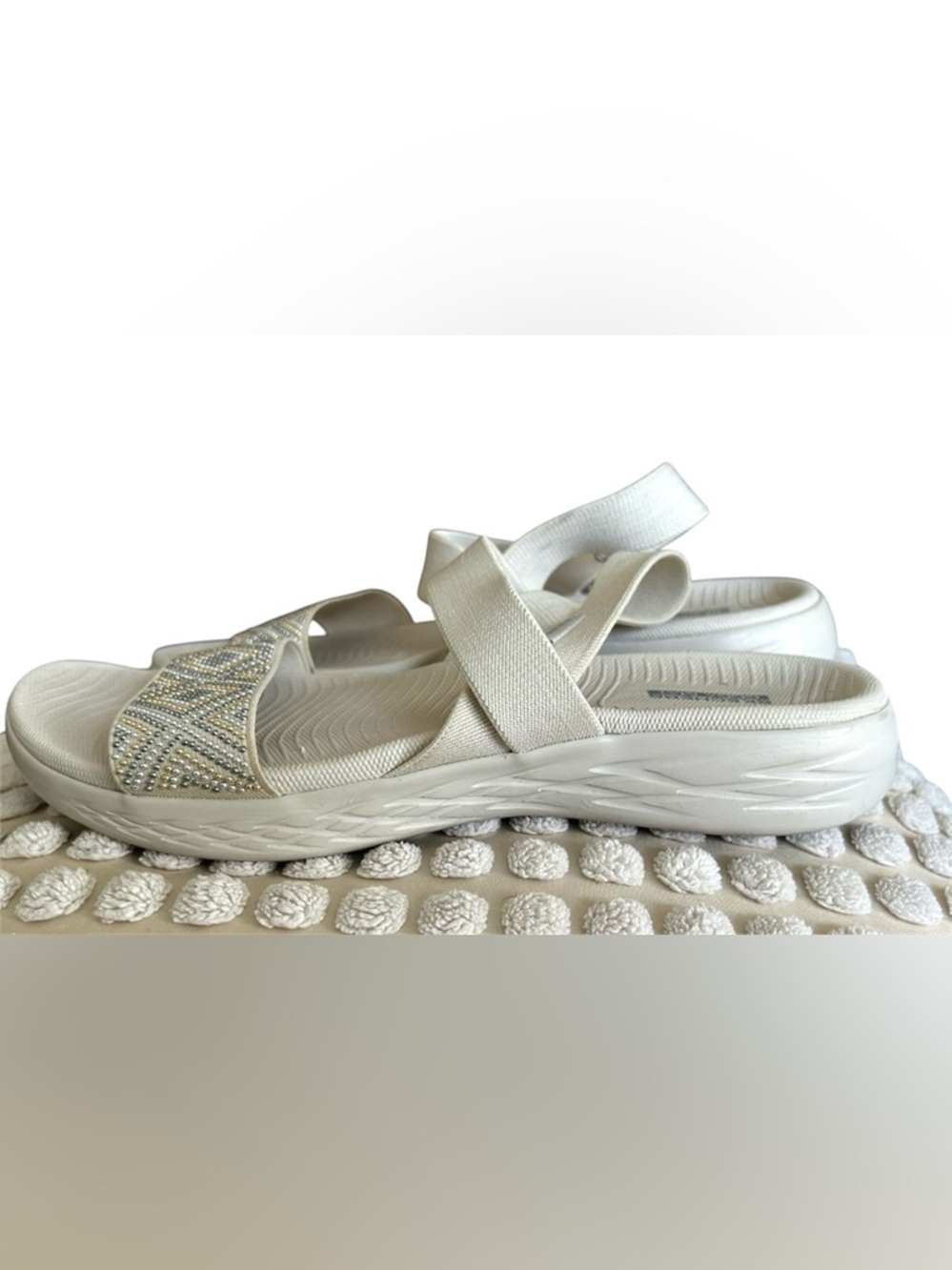 Skechers Beige Goga Mat Beaded Slingback Sandals Size 10 Women’s